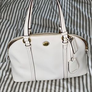 Gorgeous barely used white Coach purse..